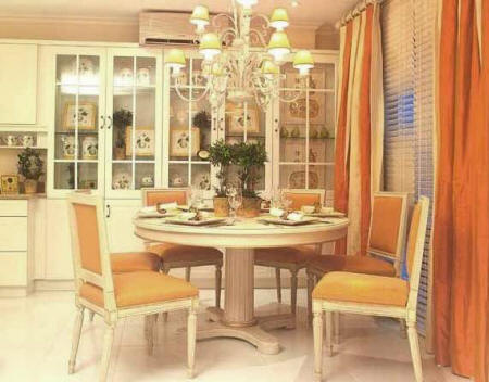 Interior Design: Cosmopolitan Formal Dining