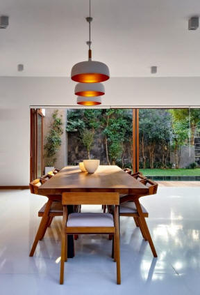 Photo of a minimalist dining room decoration